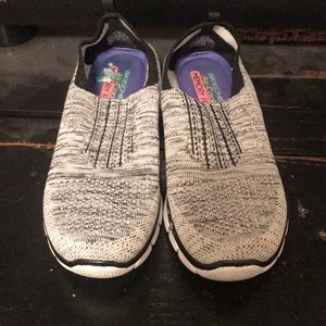 Sketchers Walking shoes